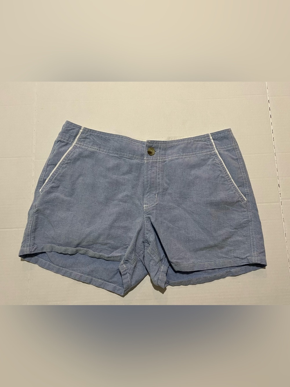Columbia Women's Light Blue Flat-Front Shorts with White Piping